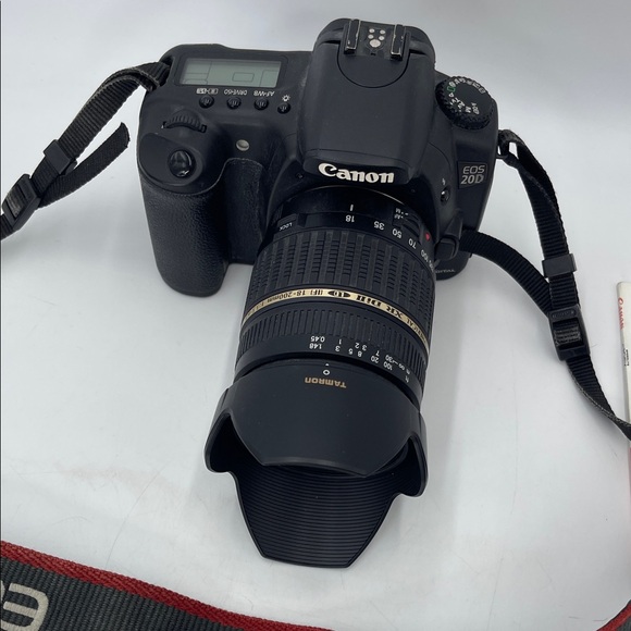 Canon Black Digital Camera with Accessories - Picture 9 of 16